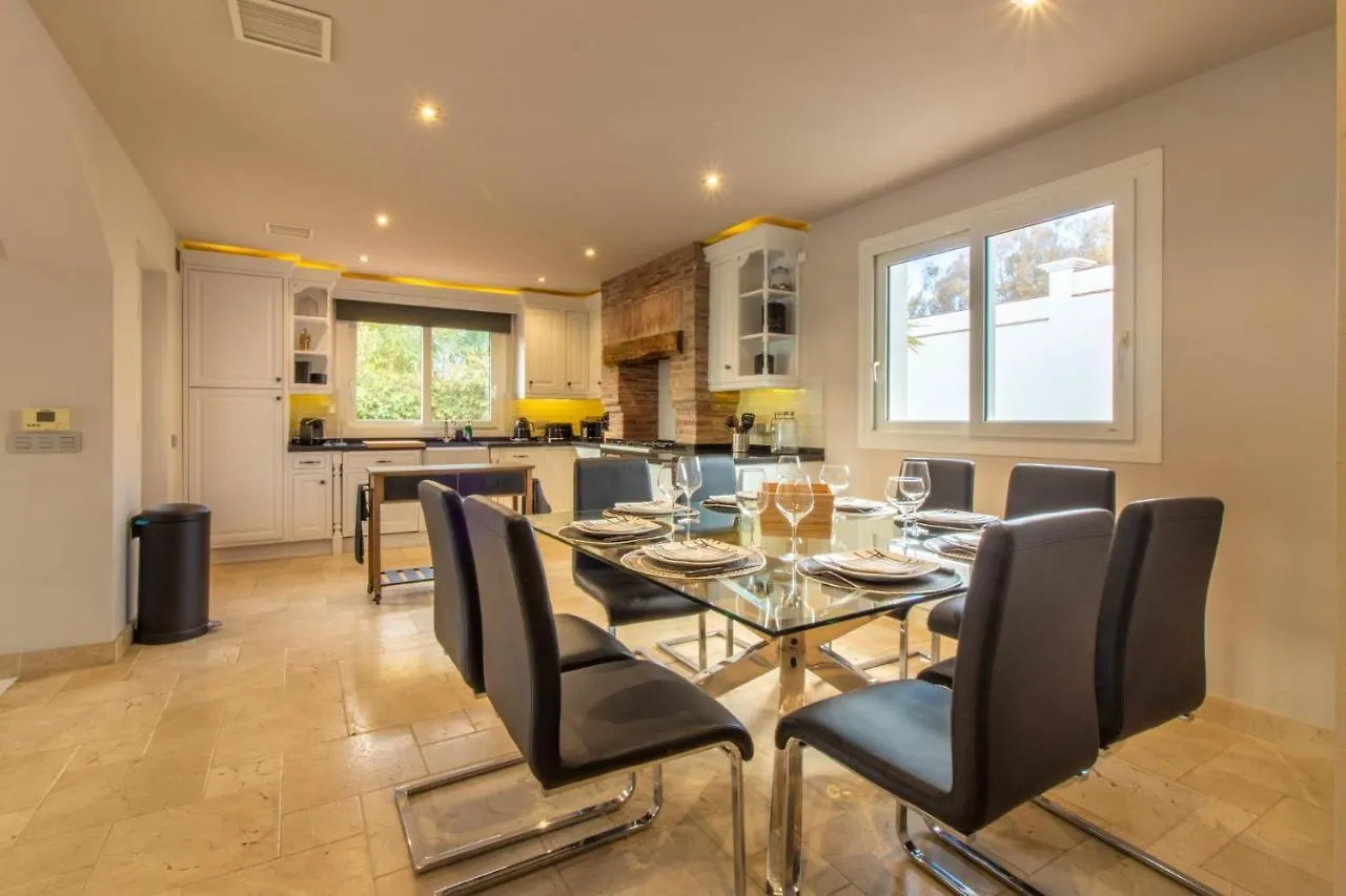 Magnifica Villa Cerca Sotogrande Con Vista Mar Excepcional Manilva